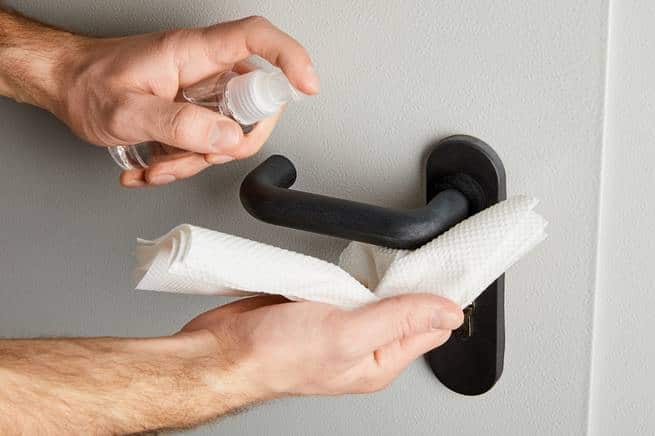 Pour un déménagement avec mesures spéciales COVID nous préconisons le nettoyage des poignées de porte