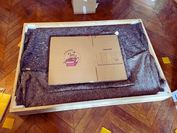 Emballage sur-mesure d’un miroir par les Déménageurs Basques à Hasparren