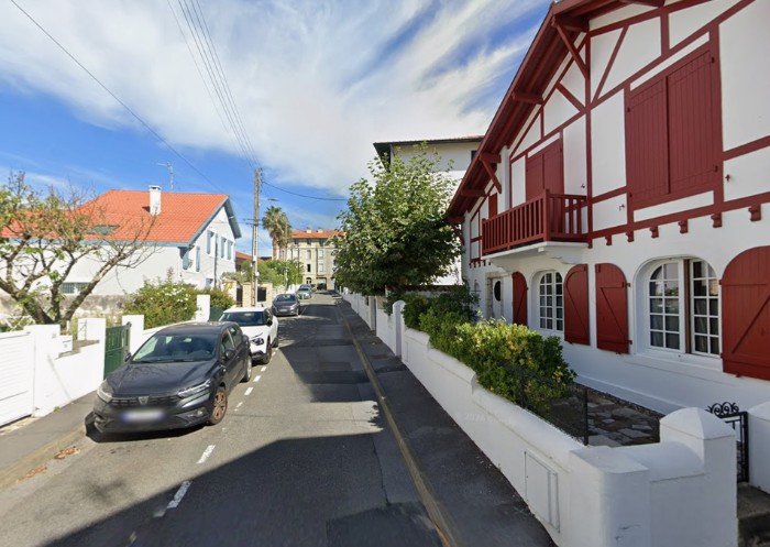 Rue Lalanne dans le quartier Saint-Charles à Biarritz, environnement résidentiel calme adapté à un déménagement organisé