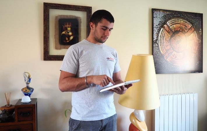 Visite technique à domicile pour évaluer le déménagement d’un particulier